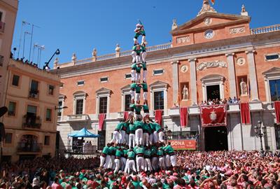 Els Verds i la Vella de Valls assoleixen els deu pisos en la Diada del Primer Diumenge de Santa Tecla de Tarragona. ACN